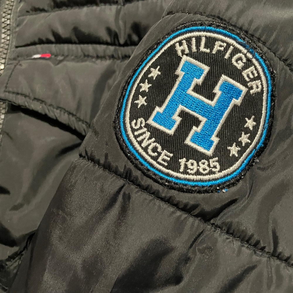Tommy Hilfiger Boys Size 8 (S) Navy Alexander Coat. Very Good Condition.